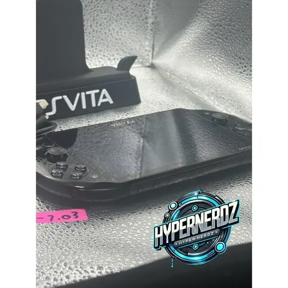 ps vita 2000 w/charger - Picture 5 of 6